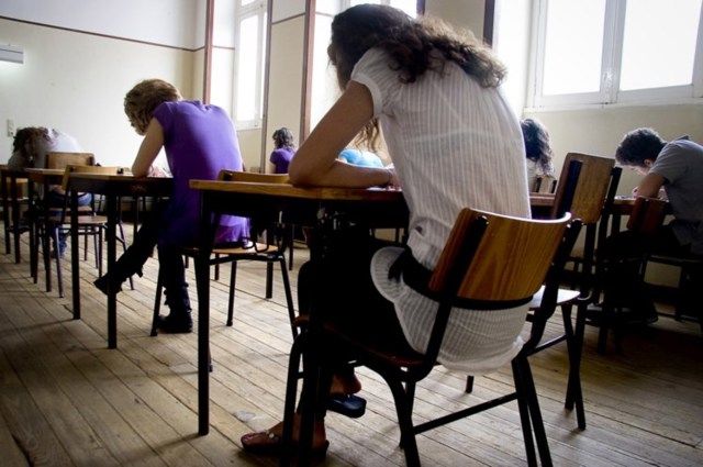Alunos Em Exames