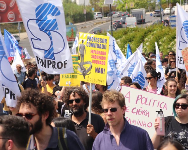 Precariedade Ciencia 28