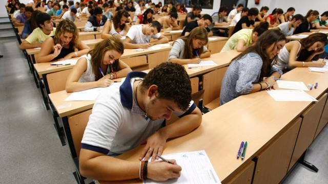 Exames Alunos Escolas Reuters