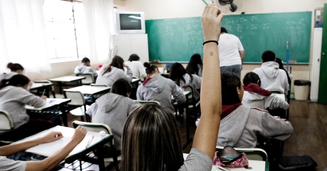 Escola Publica (1)