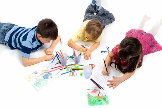 Criancas Brincando Pintar