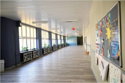 Corredor Escola Vazio Agencialusa